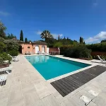 Golfe St Tropez Area & Swimming Pool Dom wakacyjny *