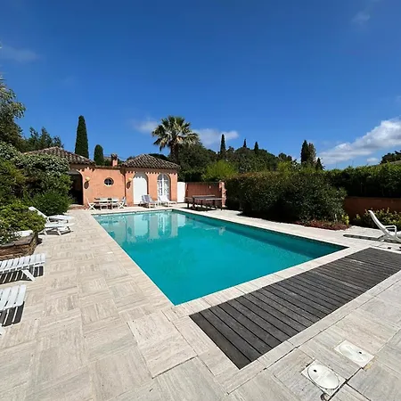 Golfe St Tropez Area & Swimming Pool בית נופש *