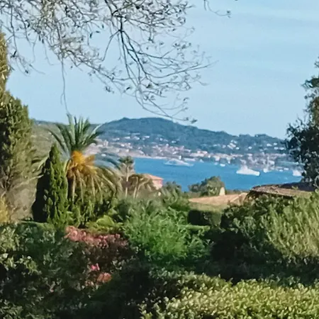 בית נופש Golfe St Tropez Area & Swimming Pool